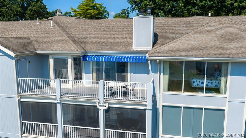 Welcome to this spacious 3 bedroom, 3 bath top-floor condo at - photo 30