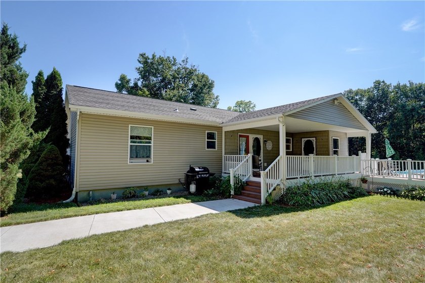 Welcome to this Impeccably Maintained 3 Bedroom, 2 Full Bath - photo 33