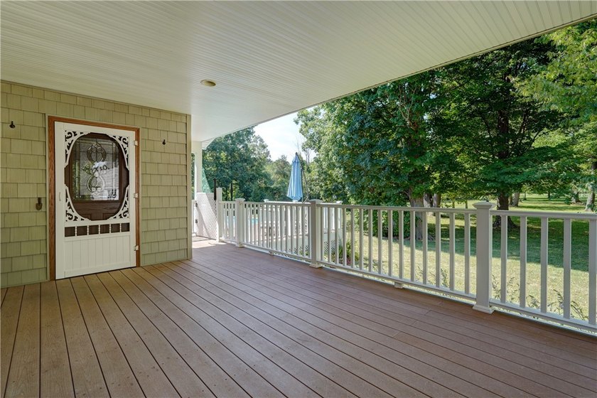 Welcome to this Impeccably Maintained 3 Bedroom, 2 Full Bath - photo 36