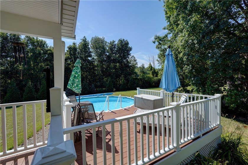 Welcome to this Impeccably Maintained 3 Bedroom, 2 Full Bath - photo 38