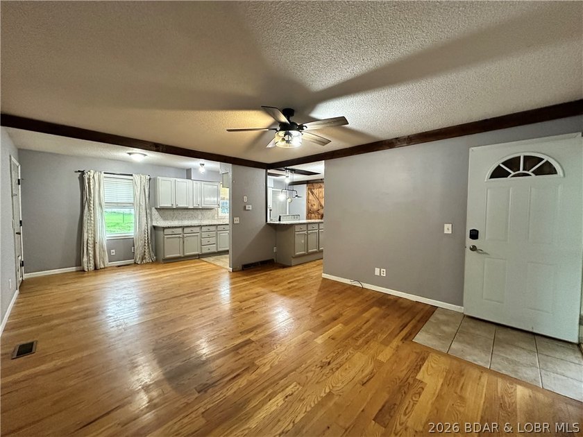 4-bed, 2-bath home in Warsaw featuring an open floor plan - photo 3