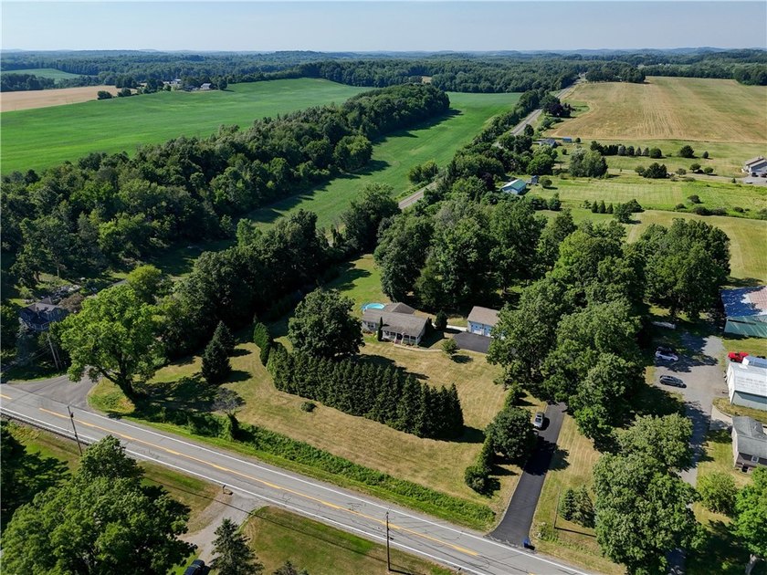 Welcome to this Impeccably Maintained 3 Bedroom, 2 Full Bath - photo 45
