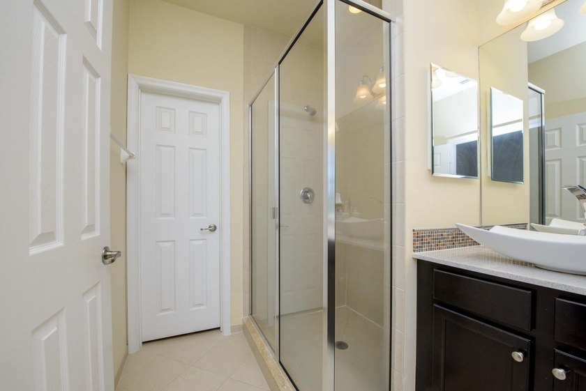 Step into this beautifully maintained 3-bedroom, 2.5-bath - photo 28