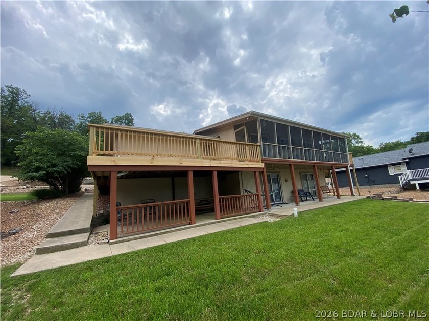 Big price improvement on this turn-key Osage Beach lakefront - photo 3