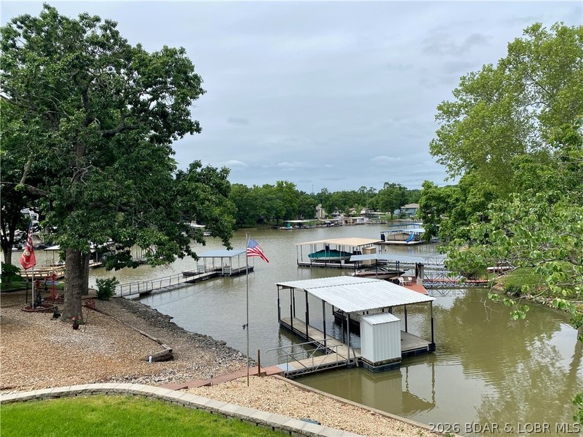 Big price improvement on this turn-key Osage Beach lakefront - photo 4