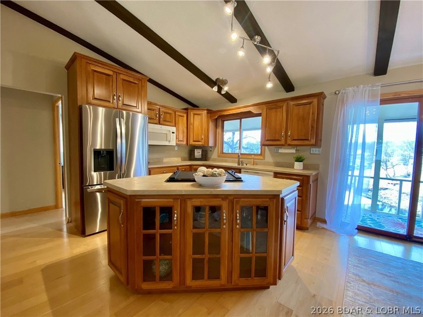 Big price improvement on this turn-key Osage Beach lakefront - photo 7