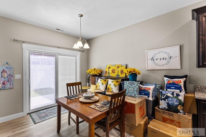 Enjoy the ease of low-maintenance living without sacrificing - photo 10