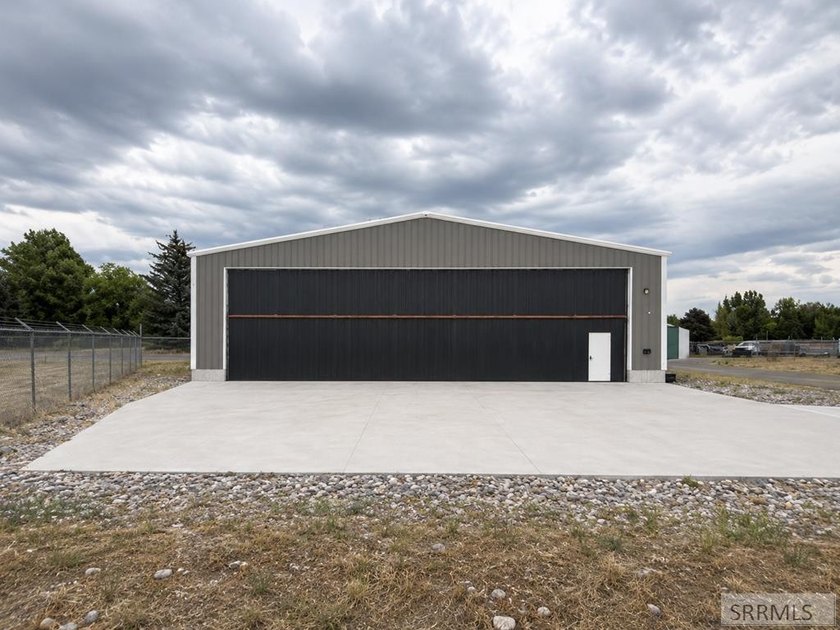 Rare opportunity to own your own aircraft hangar at the Rigby - photo 2