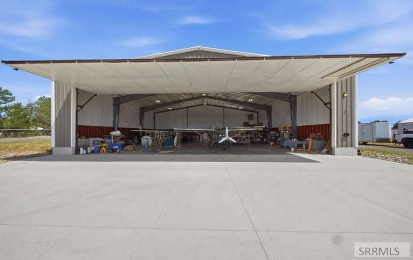 Rare opportunity to own your own aircraft hangar at the Rigby - photo 3