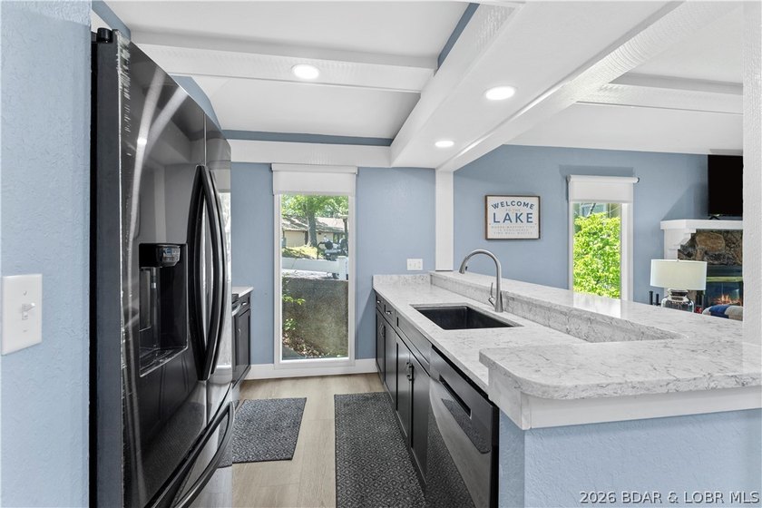 Welcome to lake living in the heart of Osage Beach! Located in - photo 4