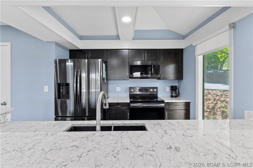 Welcome to lake living in the heart of Osage Beach! Located in - photo 6