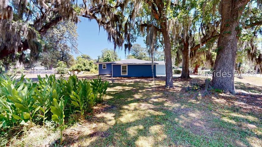 A spacious 4-bedroom, 2-bath home featuring over 2,200 square - photo 44