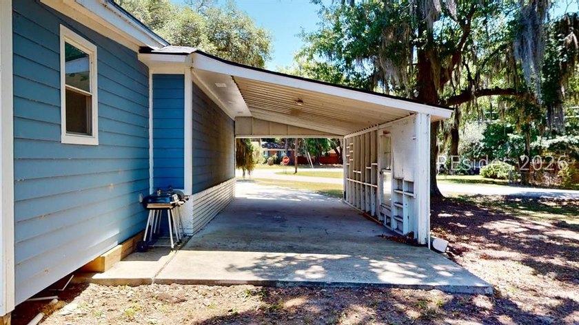 A spacious 4-bedroom, 2-bath home featuring over 2,200 square - photo 47