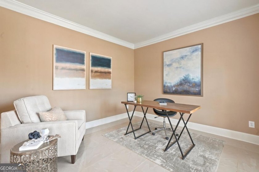 Beautifully 6 bedroom. home on a private cul-de-sac lot in - photo 15