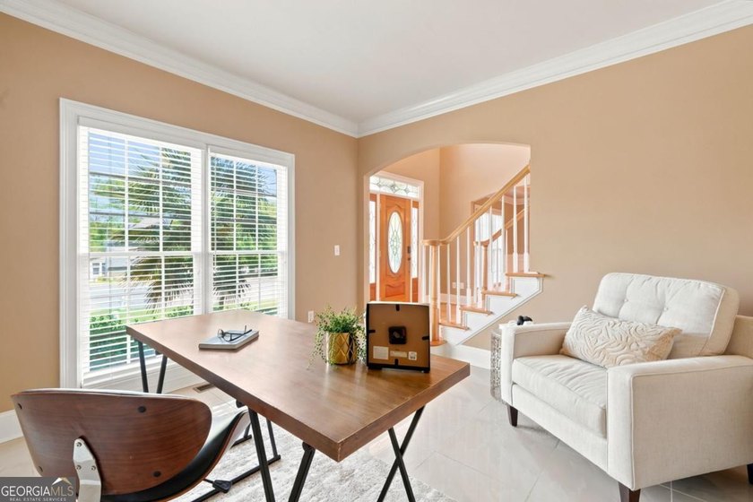 Beautifully 6 bedroom. home on a private cul-de-sac lot in - photo 16