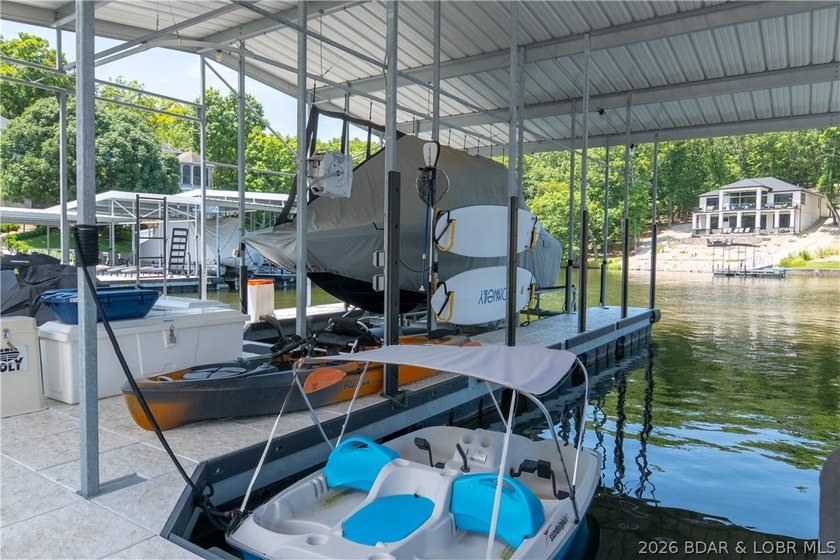 The ultimate Lake of the Ozarks retreat awaits in prestigious - photo 17