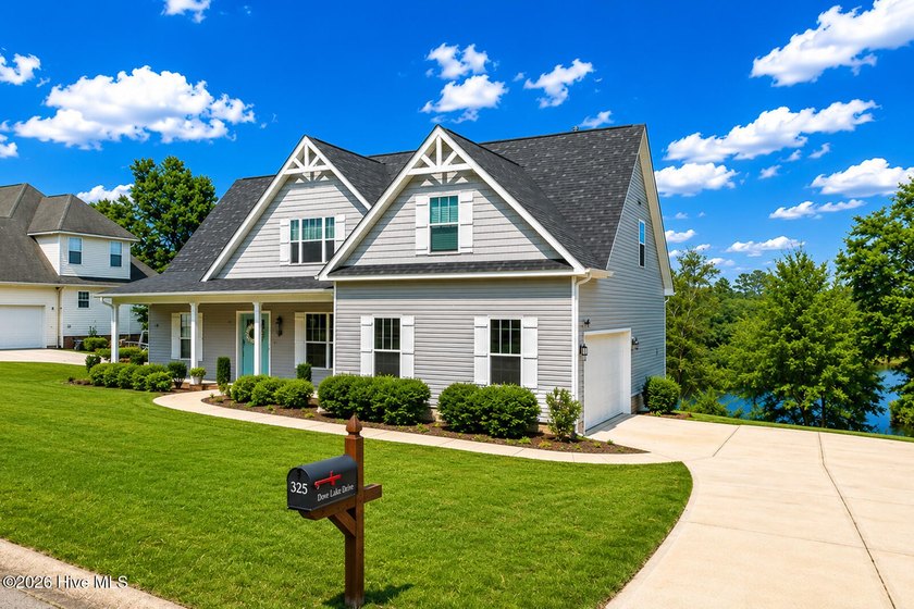 Boasting excellent curb appeal and a welcoming rocking chair - photo 2