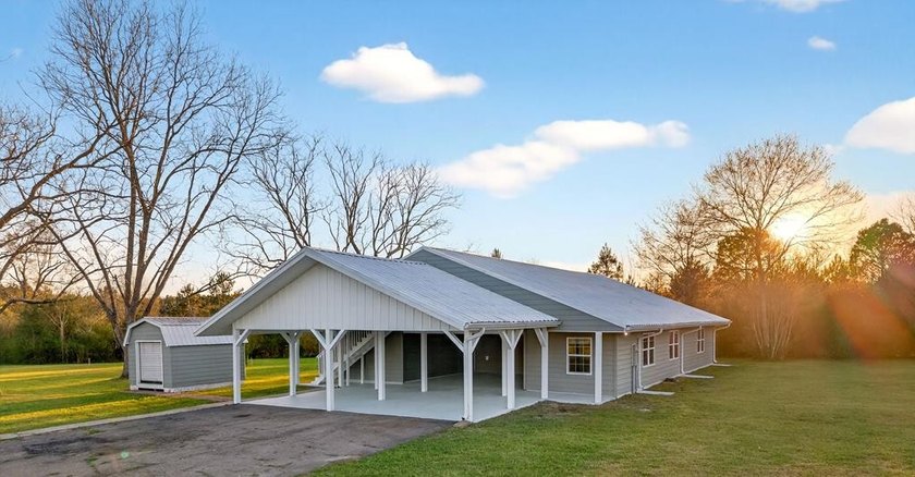 Welcome to your private country retreat on 26 beautiful acres! - photo 3