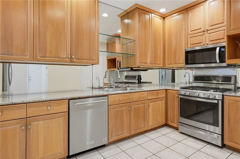 Welcome to this exceptional waterfront home in the highly - photo 14