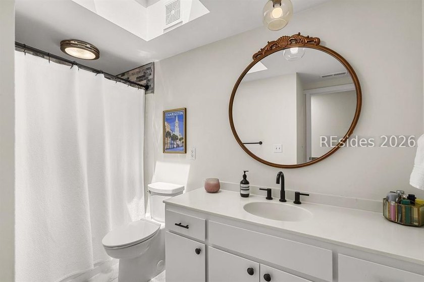 Located in Mariners Cove Club on Hilton Head Island with direct - photo 18