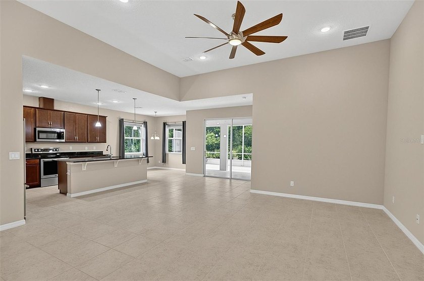 Better than new! Open concept 4 bedroom 3 bath 3 car garage home - photo 31