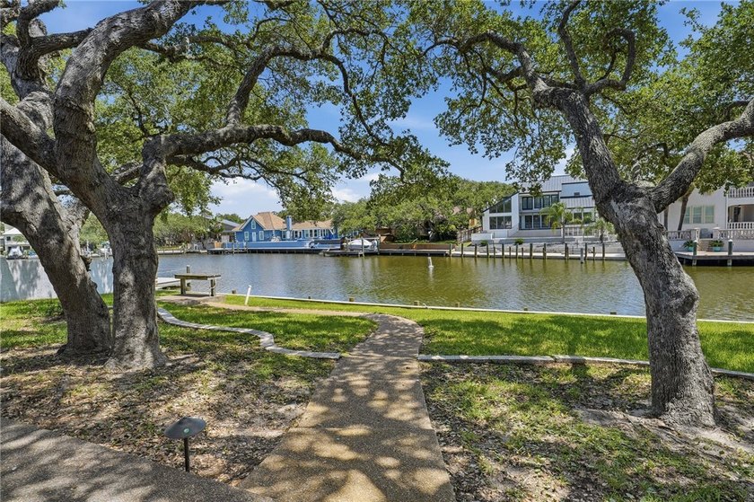 Welcome to this exceptional waterfront home in the highly - photo 32