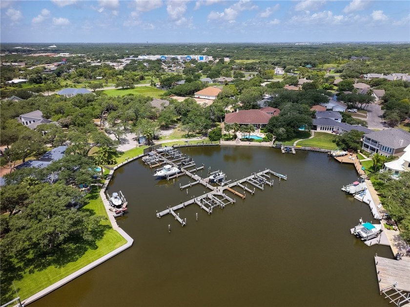 Welcome to this exceptional waterfront home in the highly - photo 37