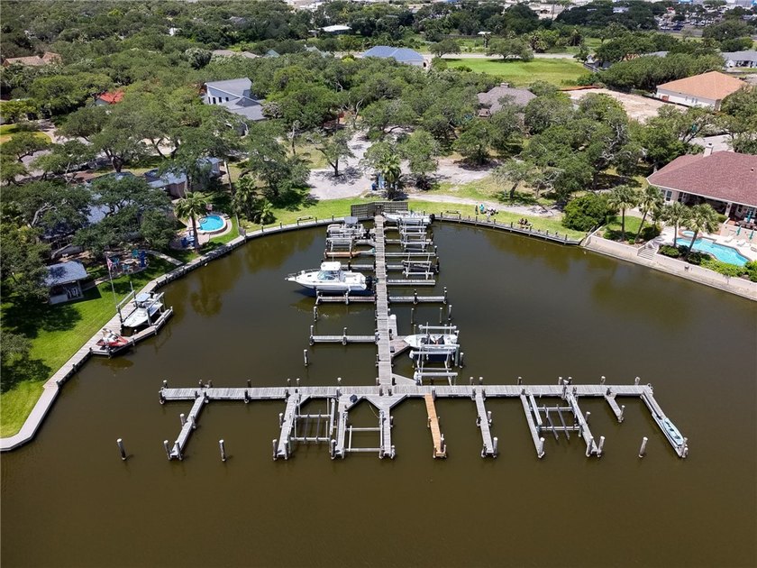Welcome to this exceptional waterfront home in the highly - photo 38