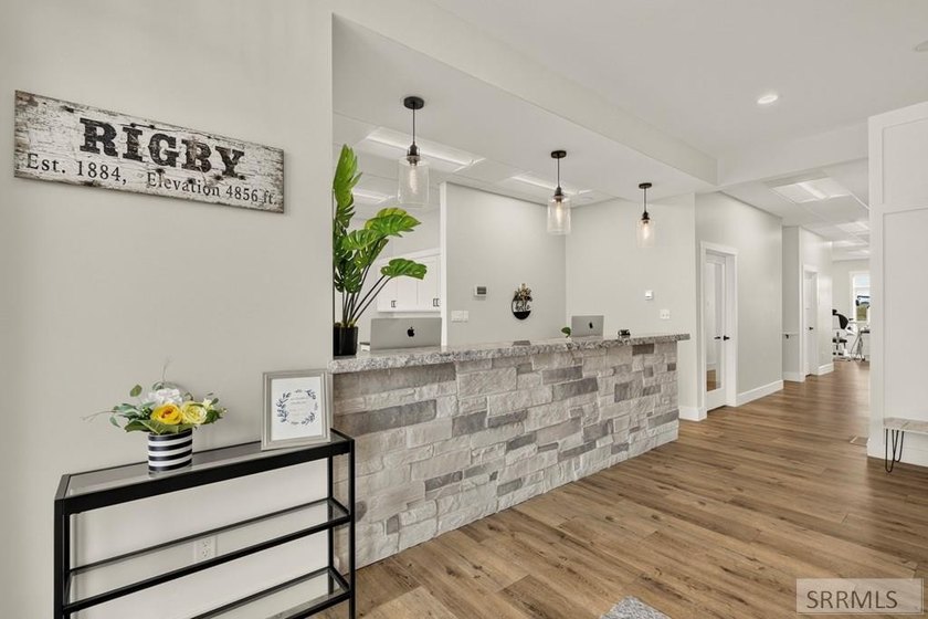 Exceptional opportunity to own a modern, professionally designed - photo 5