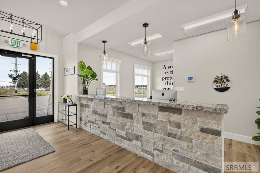 Exceptional opportunity to own a modern, professionally designed - photo 6