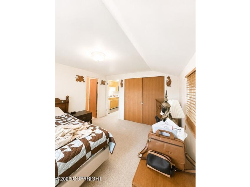Investment opportunity featuring a well maintained one-bedroom - photo 11