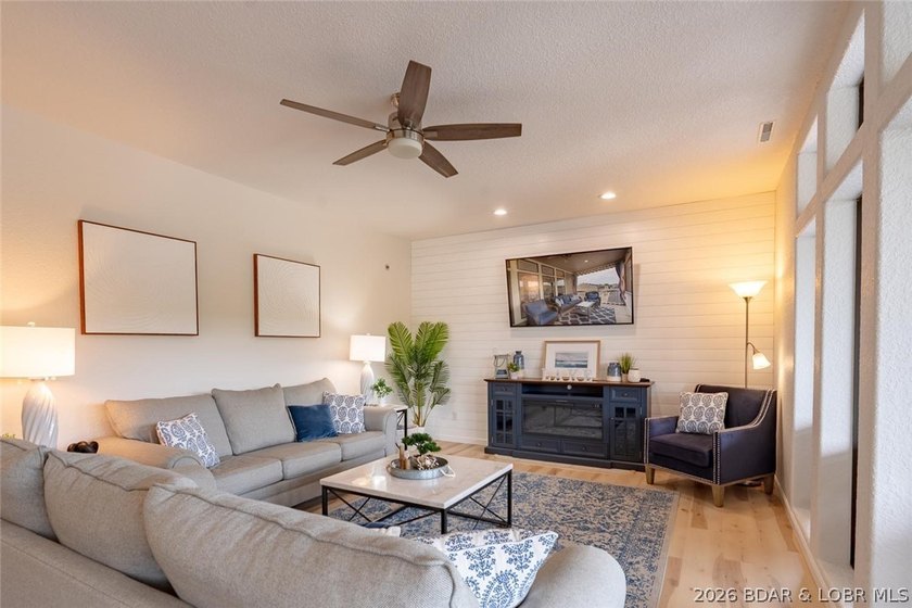 Beautifully updated top floor end unit at Lazy Days in Osage - photo 6