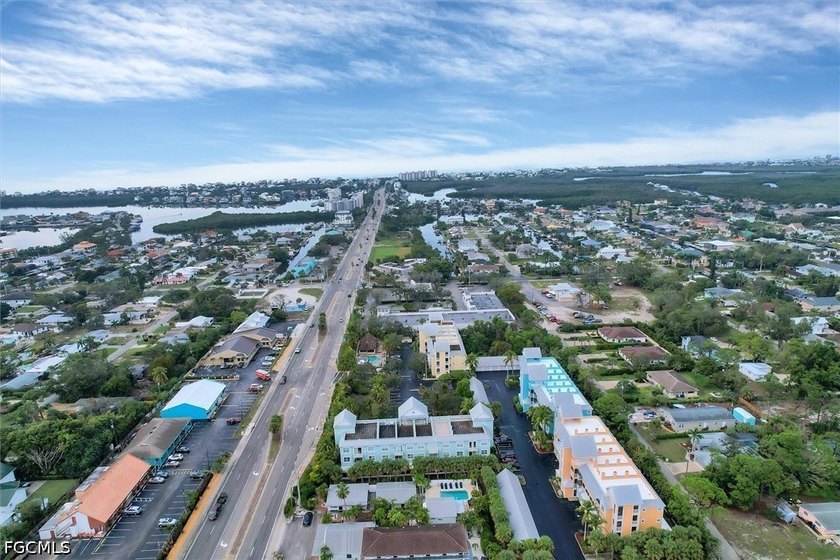 MOTIVATED SELLER!!!! --- WALK TO THE BEACH!!! THIS 3 Bedroom 3 - photo 33