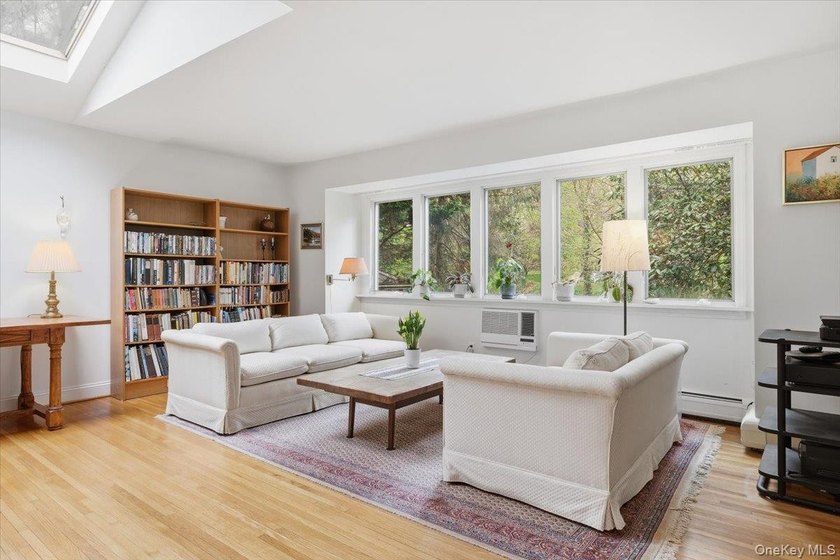 WORK FROM THE COMFORT OF YOUR OWN HOME! Professional home office - photo 2