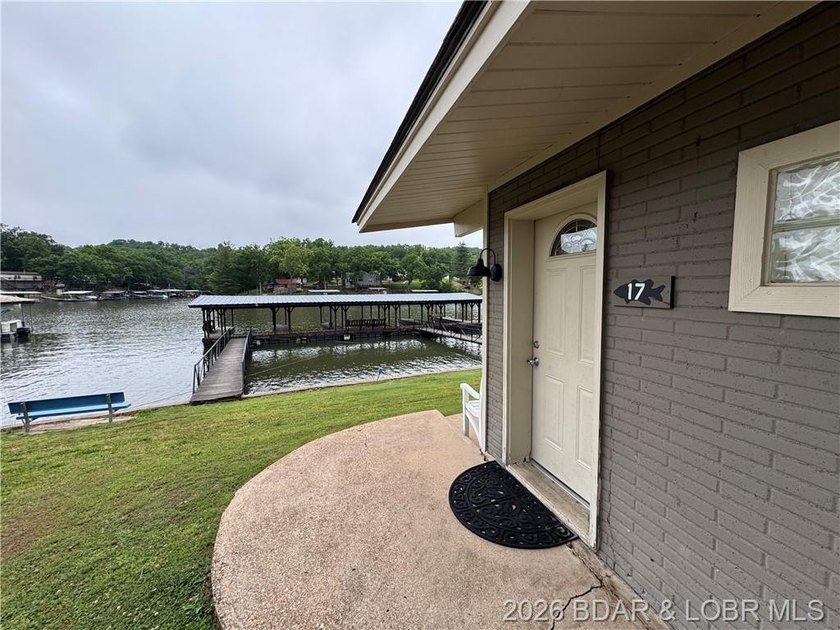 Rare waterfront INVESTMENT OPPORTUNITY with proven vacation - photo 4