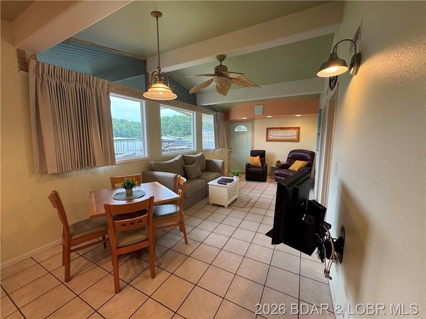 Rare waterfront INVESTMENT OPPORTUNITY with proven vacation - photo 7