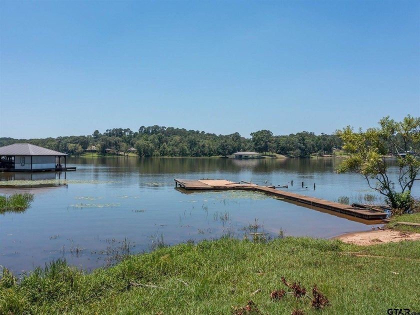 AMAZING Lake Tyler location, this gorgeous over-sized 1.4536 ac - photo 9