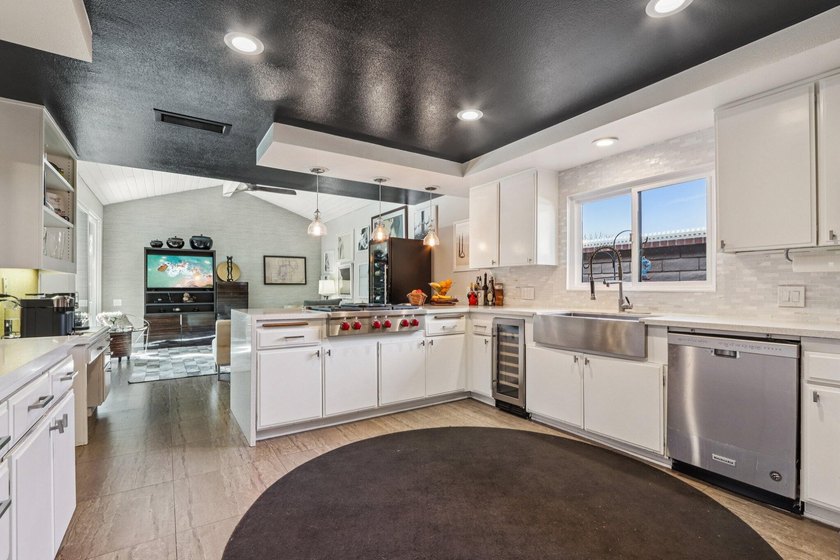 RARELY DOES A PROPERTY OF THIS CALIBER BECOME AVAILABLE AT THIS - photo 11