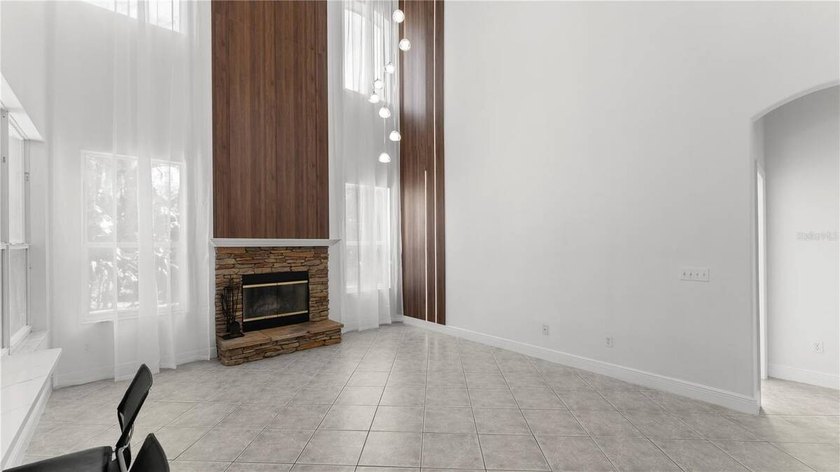 A beautiful, fully remodeled home featuring a new roof and new - photo 14