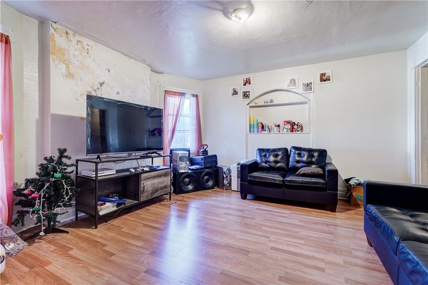 Great investment opportunity for shrewd investors or possible - photo 6