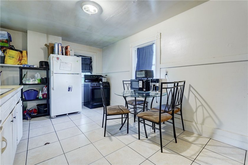 Great investment opportunity for shrewd investors or possible - photo 8