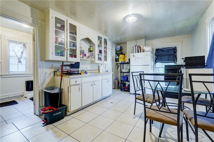 Great investment opportunity for shrewd investors or possible - photo 9