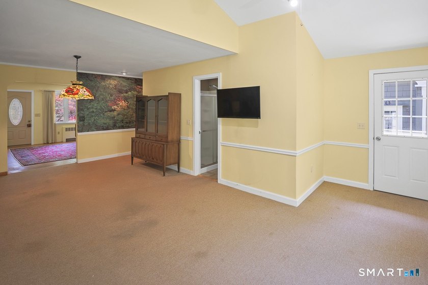 Nestled on more than 1.4 private acres, this sprawling ranch - photo 8