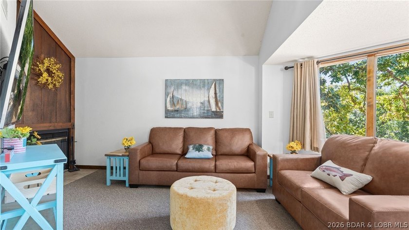 Welcome to this beautifully updated 3-bedroom, 2.5 bath - photo 13