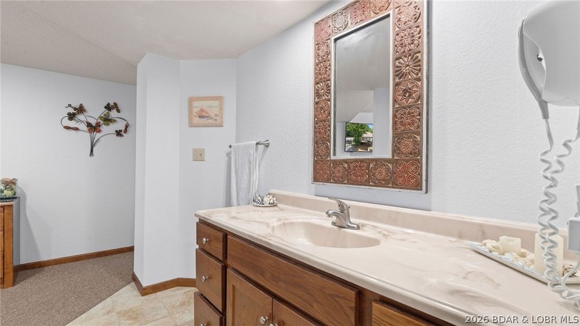 Welcome to this beautifully updated 3-bedroom, 2.5 bath - photo 19