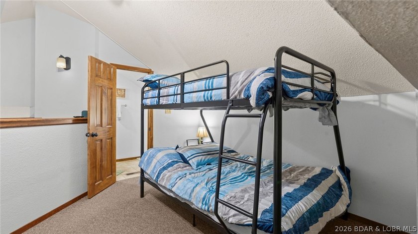 Welcome to this beautifully updated 3-bedroom, 2.5 bath - photo 24