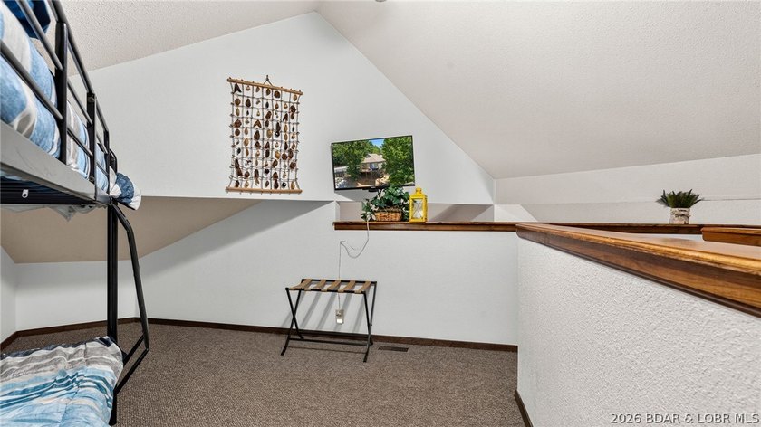 Welcome to this beautifully updated 3-bedroom, 2.5 bath - photo 25