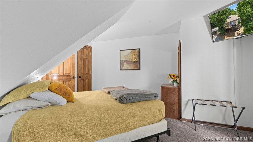 Welcome to this beautifully updated 3-bedroom, 2.5 bath - photo 30