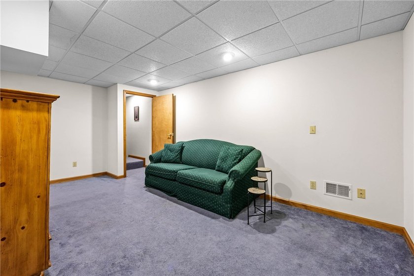 Welcome to this impeccably maintained 4-bedroom, 3.5-bath - photo 39