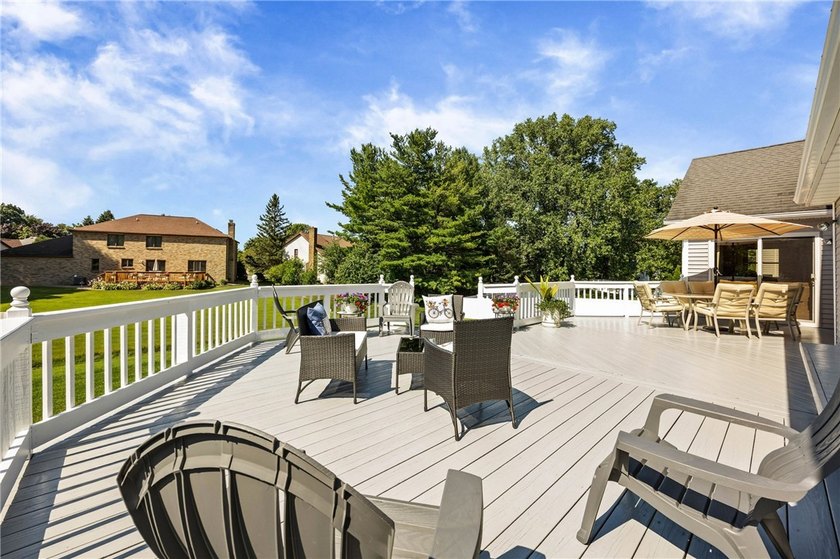 Welcome to this impeccably maintained 4-bedroom, 3.5-bath - photo 43